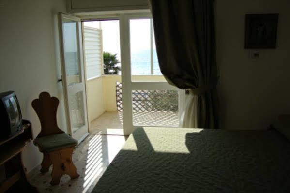 Villa Del Sole Terracina Exterior foto